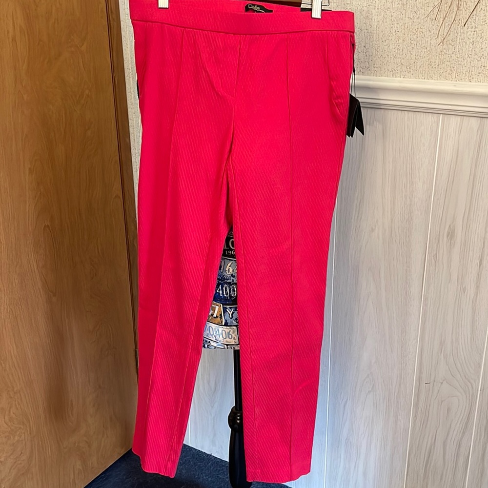 Dalia Hot pink Textured Trouser Dress Pants Stretch Mid Rise Career Size 10 NWT